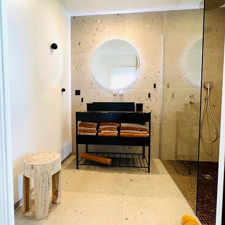 Appartement T3 Lumineux Traversant Totalement Neuf En Face De La Plage Front De Mer Vue Sur Les Iles Vue Mer Panoramique Assuree Residence De La Plage Centre Ville Du Lavandou 3Eme Etage Avec Ascenseur Appartement T3 勒拉旺杜 外观 照片