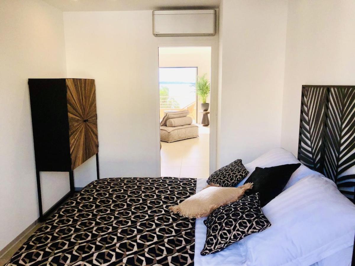 Appartement T3 Lumineux Traversant Totalement Neuf En Face De La Plage Front De Mer Vue Sur Les Iles Vue Mer Panoramique Assuree Residence De La Plage Centre Ville Du Lavandou 3Eme Etage Avec Ascenseur Appartement T3 勒拉旺杜 外观 照片