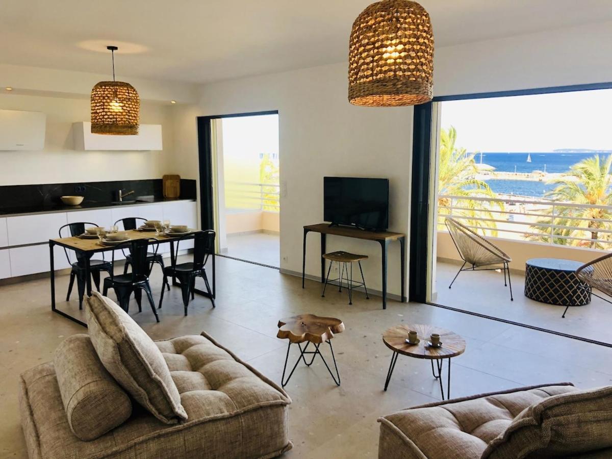Appartement T3 Lumineux Traversant Totalement Neuf En Face De La Plage Front De Mer Vue Sur Les Iles Vue Mer Panoramique Assuree Residence De La Plage Centre Ville Du Lavandou 3Eme Etage Avec Ascenseur Appartement T3 勒拉旺杜 外观 照片